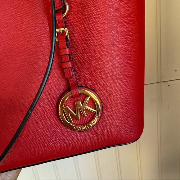 Michael Kors Quinn Medium Pebbled Leather Tote Bag in Crimson Red NEW! - Picture 3 of 9